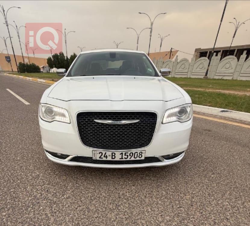 کرایسلەر 300